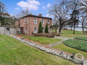 Luxury Home For Sale in North Kingstown RI